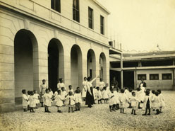 Creche da Vila Maria Zélia, década de 1920.